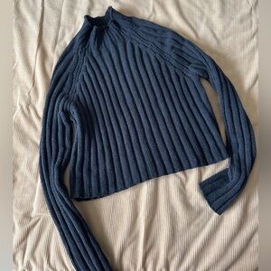 AE grey turtleneck sweater size M